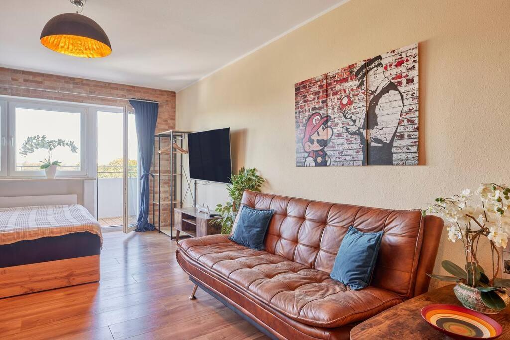 Ferienwohnung *Neues Loft*- Nahe Frankfurter Flughafen + Bahnhof Neu-Isenburg Exterior foto